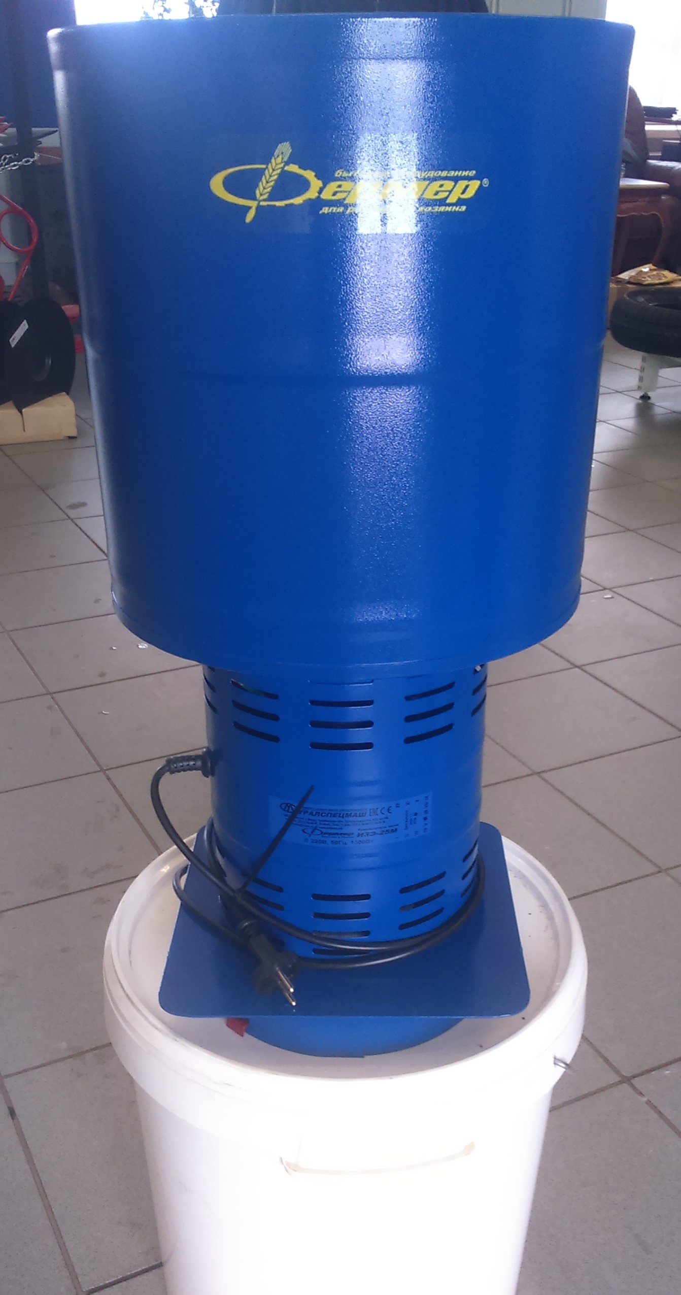 Viljaveski/muljur 220V 1200W 25L 350kg/h ИЗЭ-25М