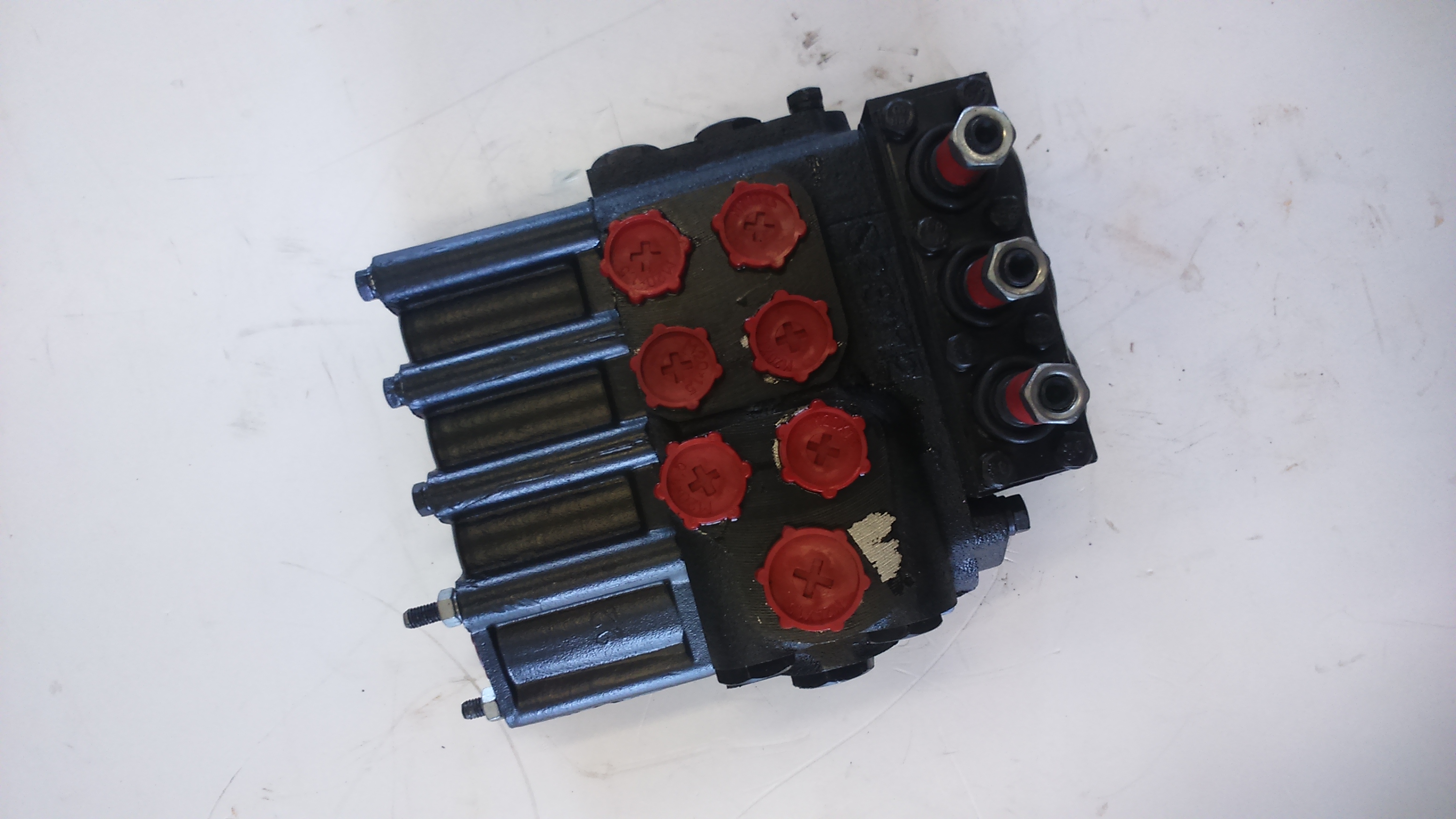 Hüdrojagaja R80-3/1-222 T-150,MTZ,T-40 CH