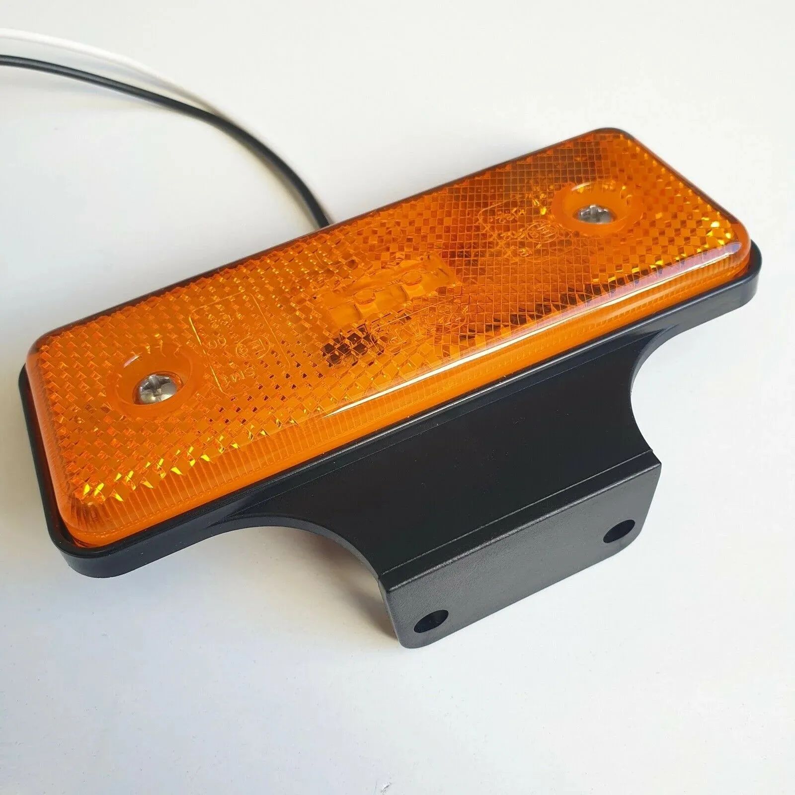 LED küljetuli kollane helkuriga 12/24V jalaga ECE R3,ECE R7,ECE R10
